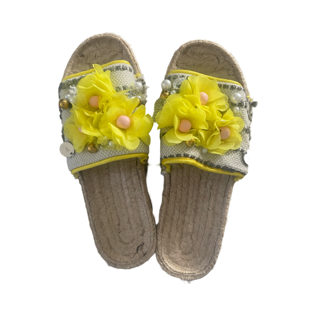 SANDALS - YELLOW FLOWERS