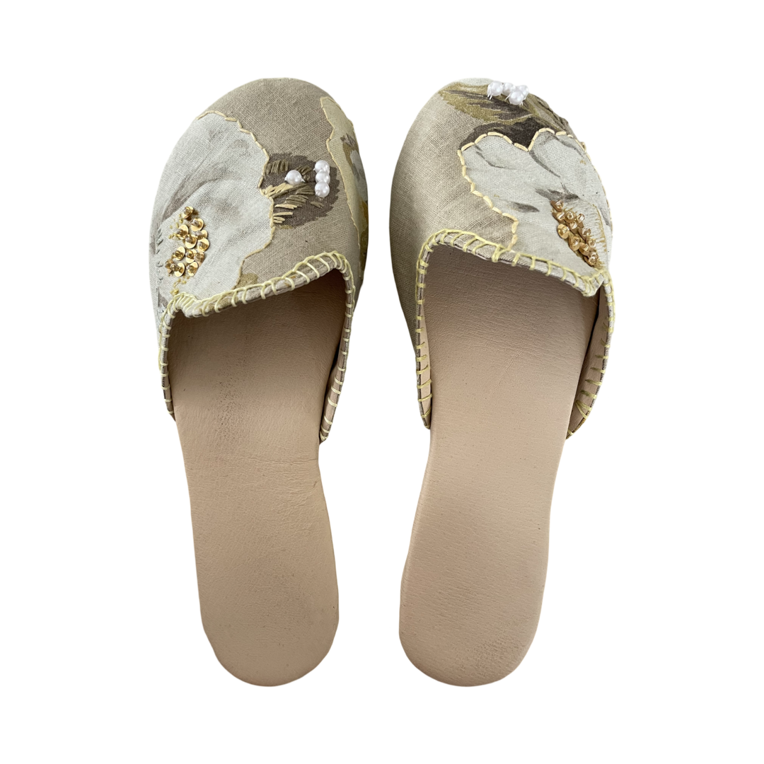 MULES -  Slides with faux pearls and sequins